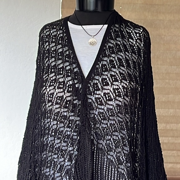 Torrid Black Cardigan Crocheted Poncho Sweater EUC - Picture 3 of 10